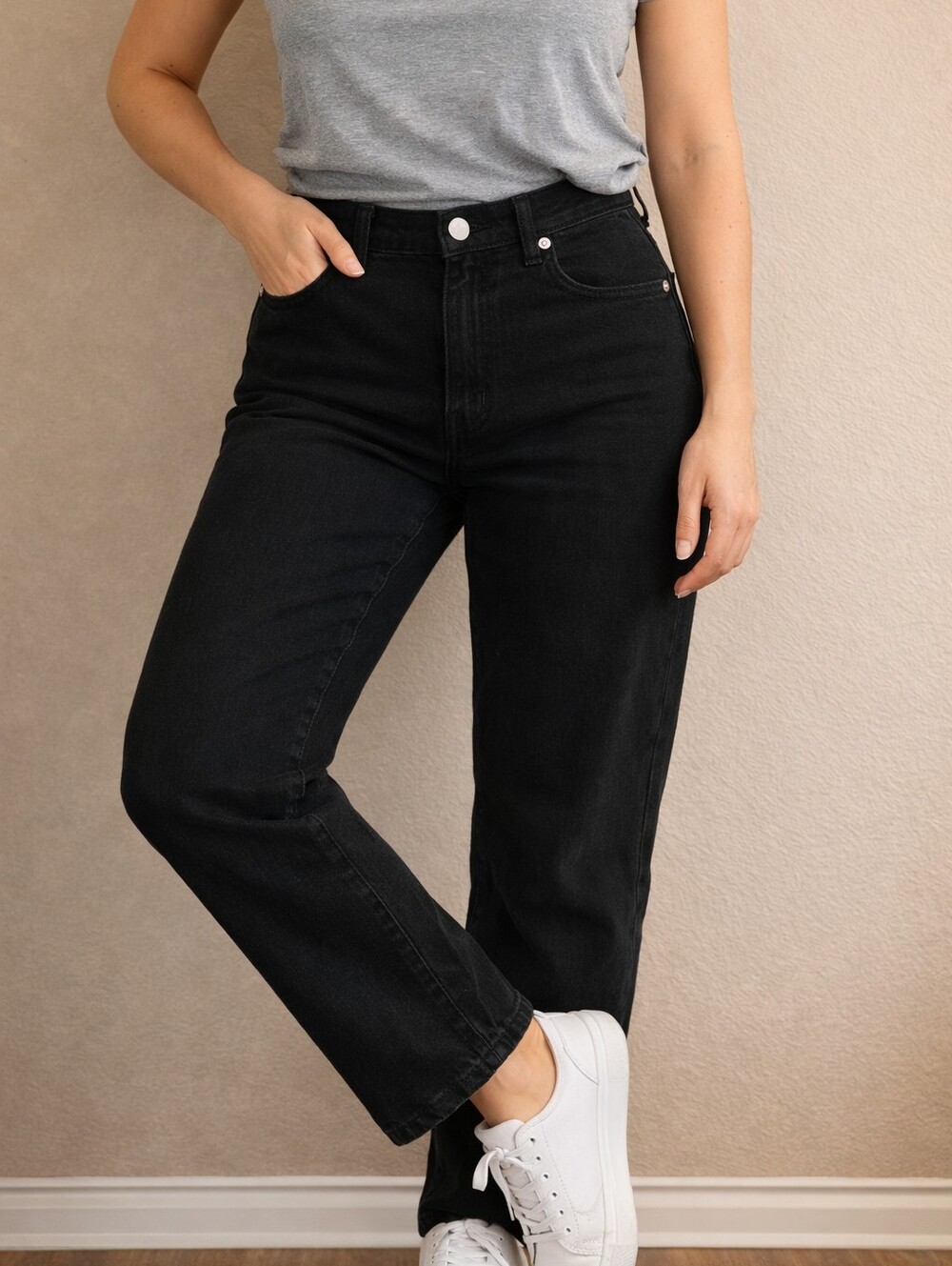 Vintage 90s Calvin Klein High‑Rise Straight Leg Jeans — Classic Black Denim Mom